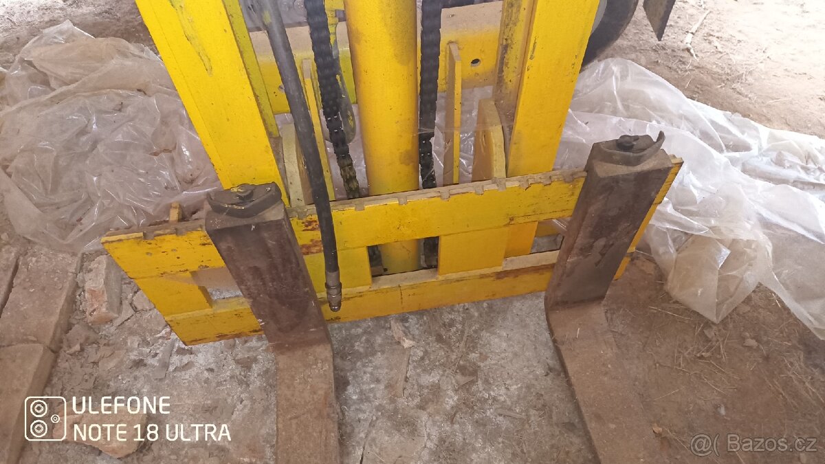 Zdvihací zařízení za traktor - 2