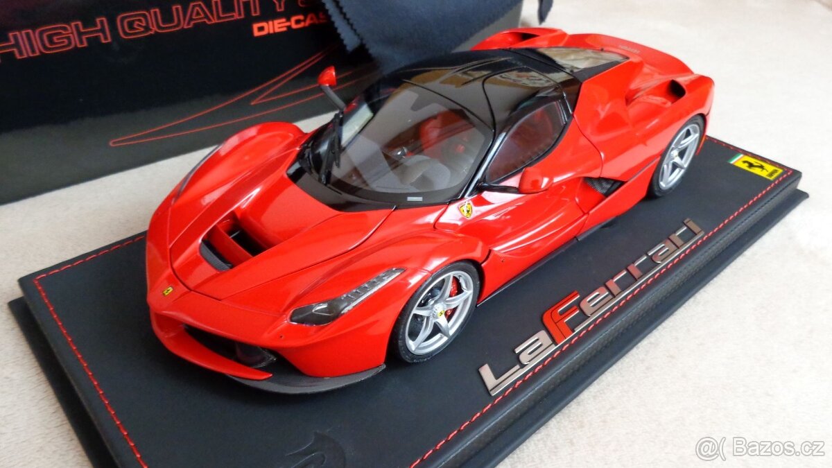 Ferrari LaFerrari Rosso Corsa 322/Carbon Fibre 1:18 BBR - 2