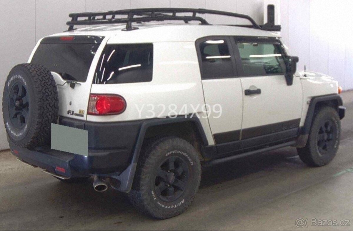 4x Toyota FJ Cruiser - 2