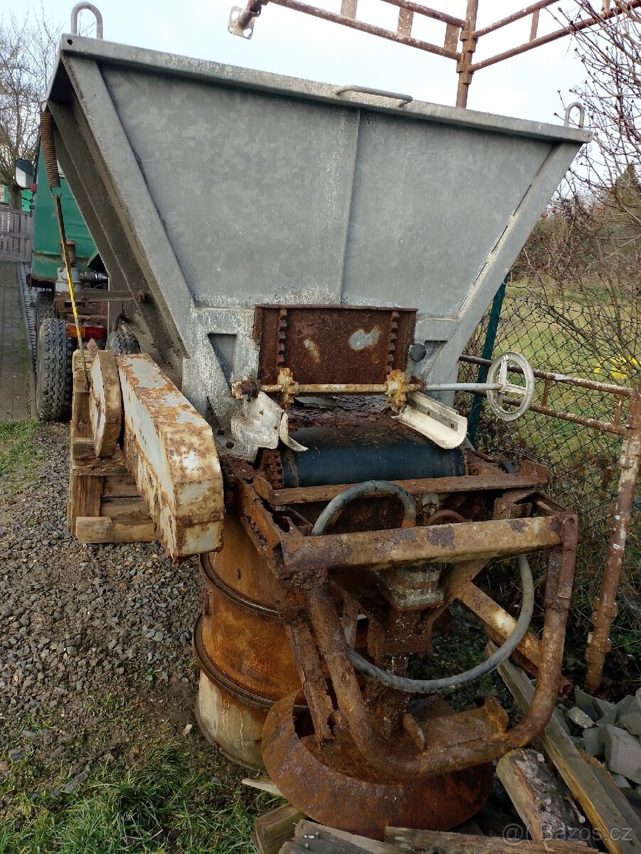 Sypač na Multicar M25 - 2