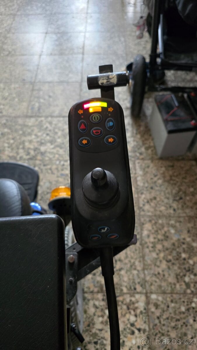 Elektrický invalidní vozík - 2