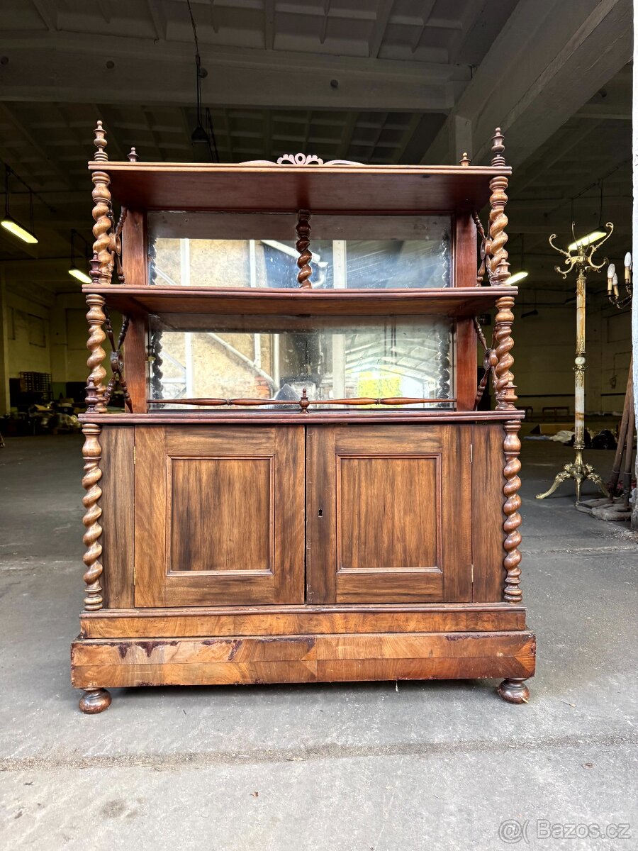 Starožitná komoda s policí (132024) - 2