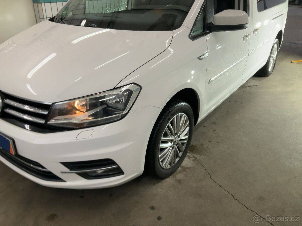 Caddy Maxi 2.0TDI Highline,tažné,serviska,výhřev - 2