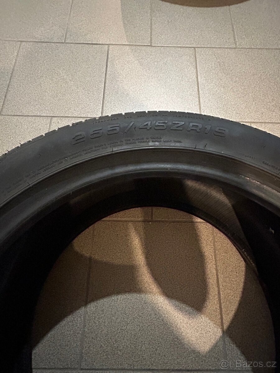 Good Year Eagle F1 255/45 Z R19 - 2