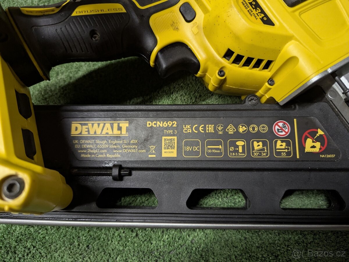 hřebíkovačka DeWALT DCN692P2 - 2