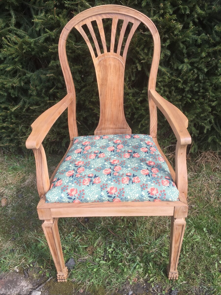 Zidle po renovaci - 2