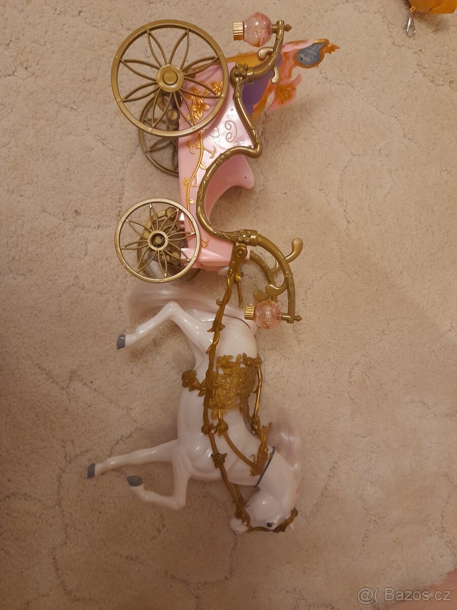 Koník s kočárem - 2