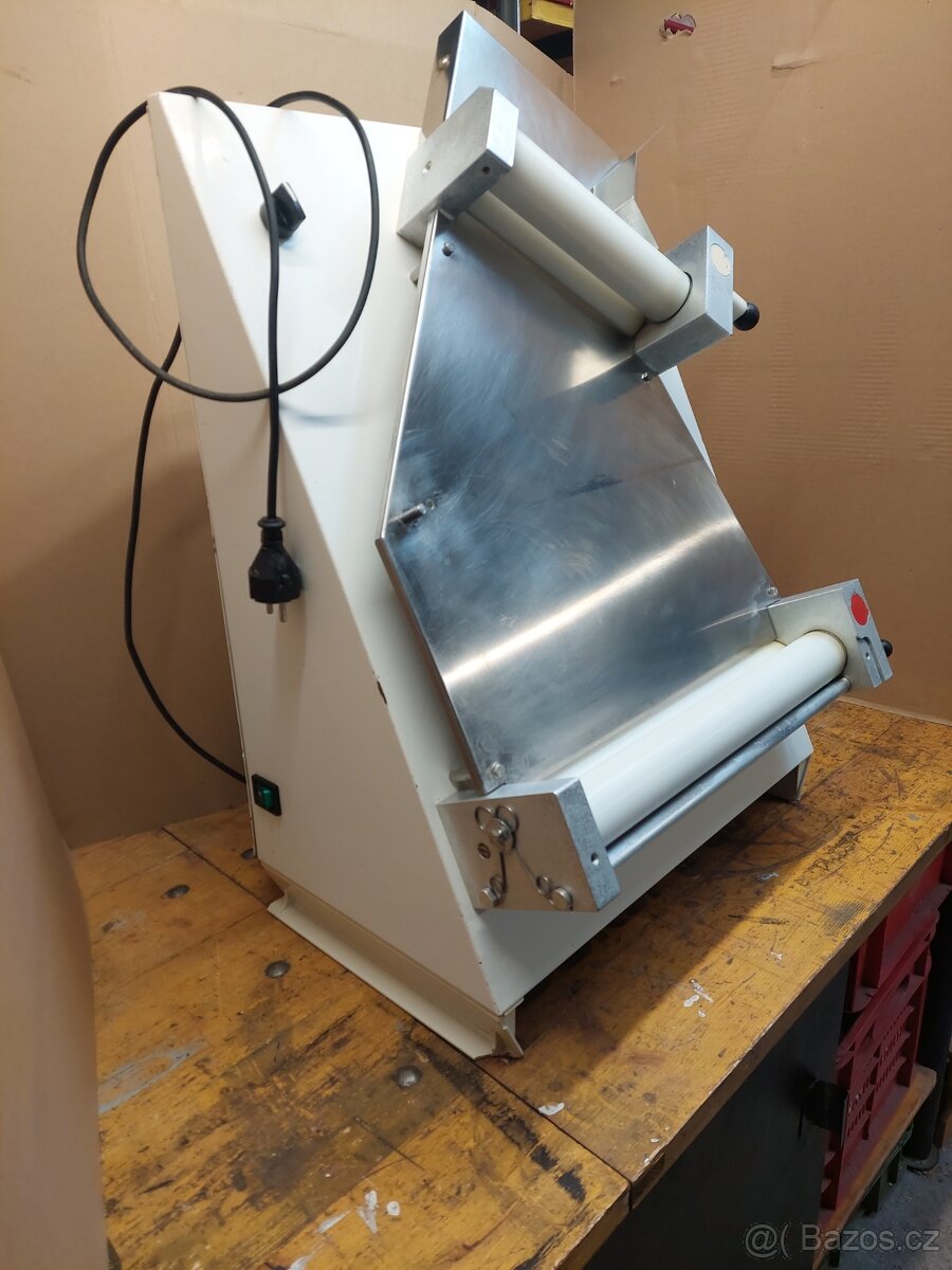 Vyvalovačka na těsto - 2