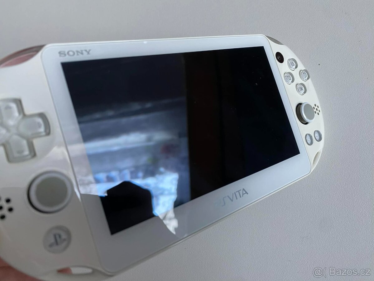 PS Vita 2000 White ( Slim ) + 64gb - 2