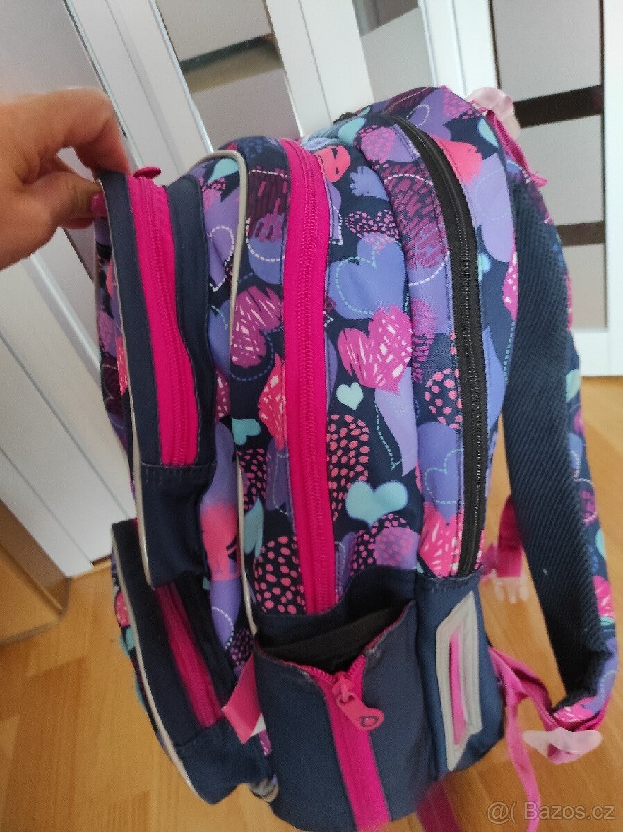 Školní batoh Topgal vzor srdce penál zdarma - 2