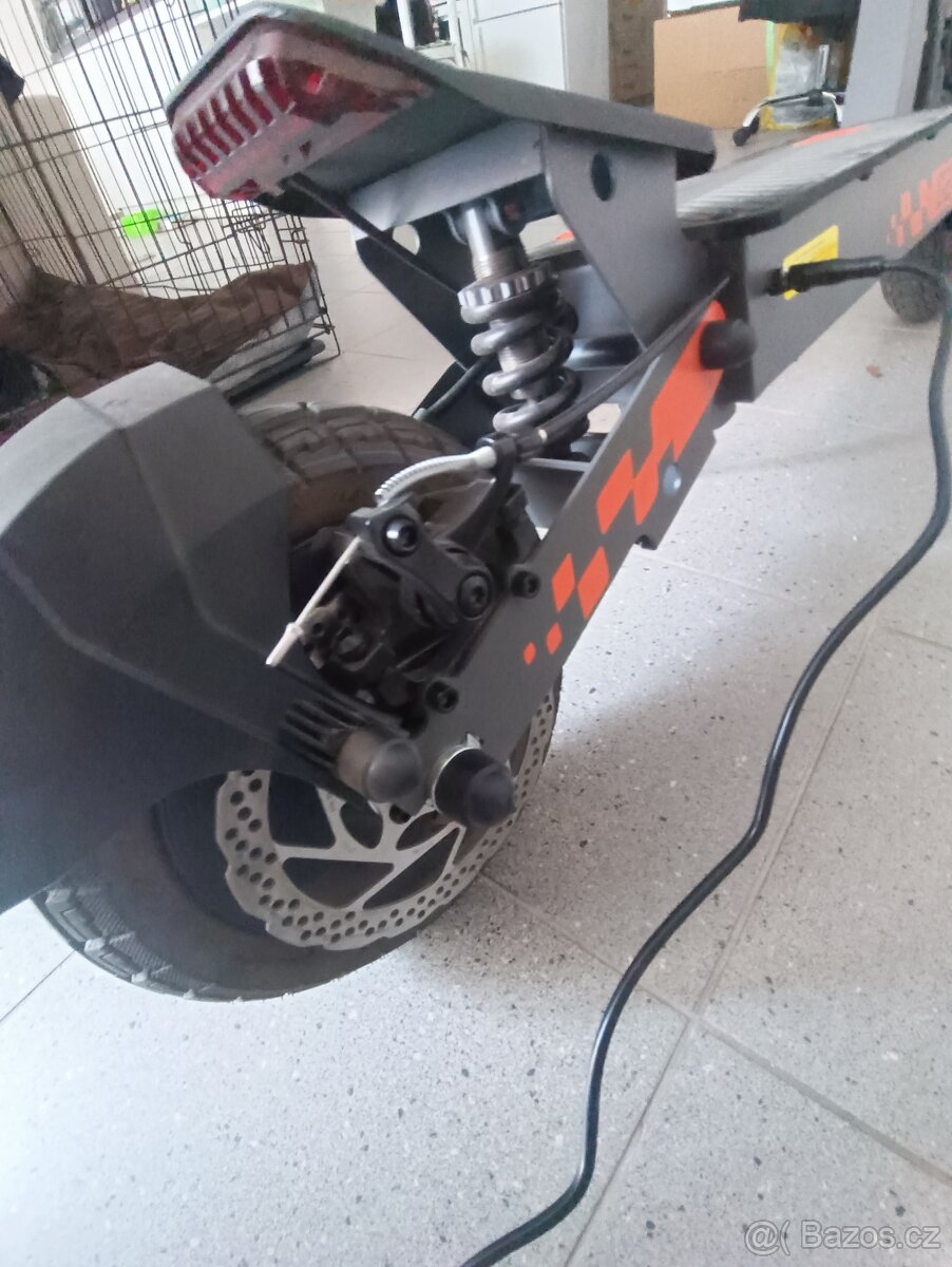 Elektrokoloběžka Kukirin G2 - 2