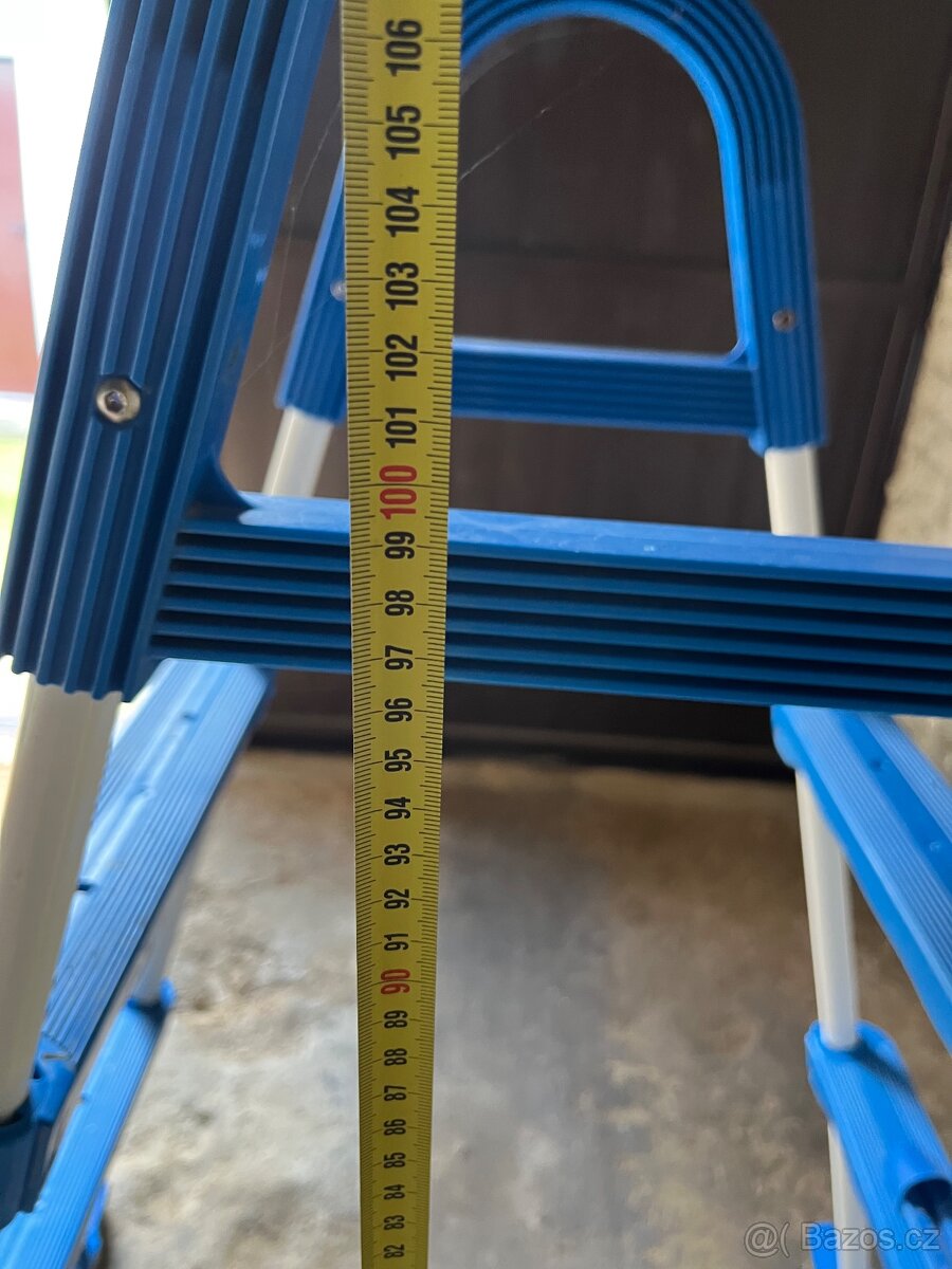 Schody do bazénu hloubky 0,92cm. - 2