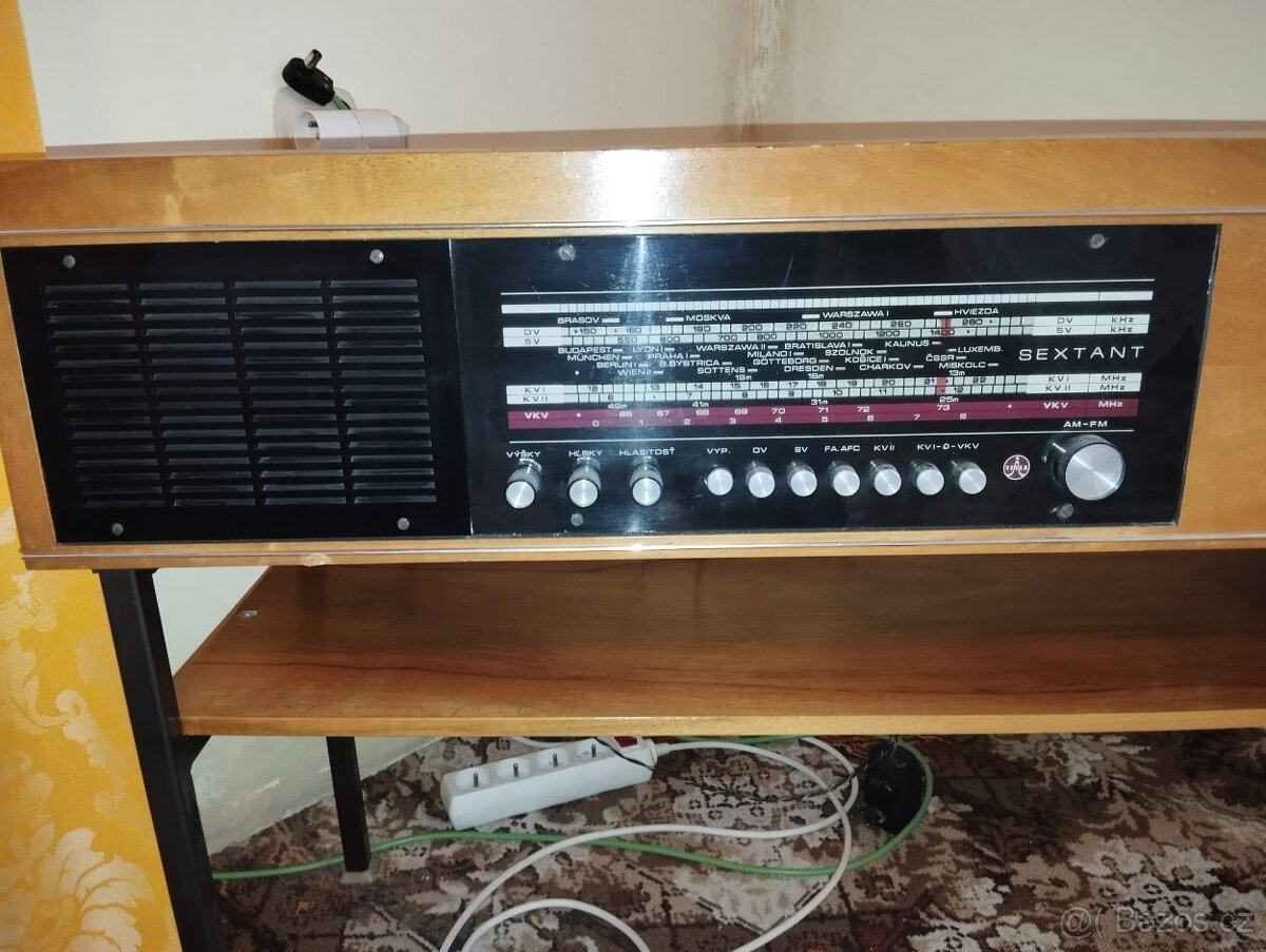 Prodám gramorádio Tesla SEXTANT - 2