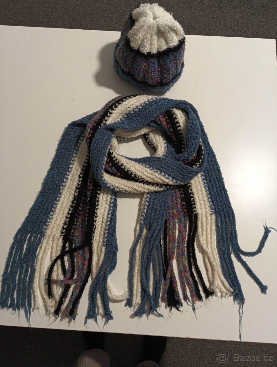 Šála s čepicí - 2