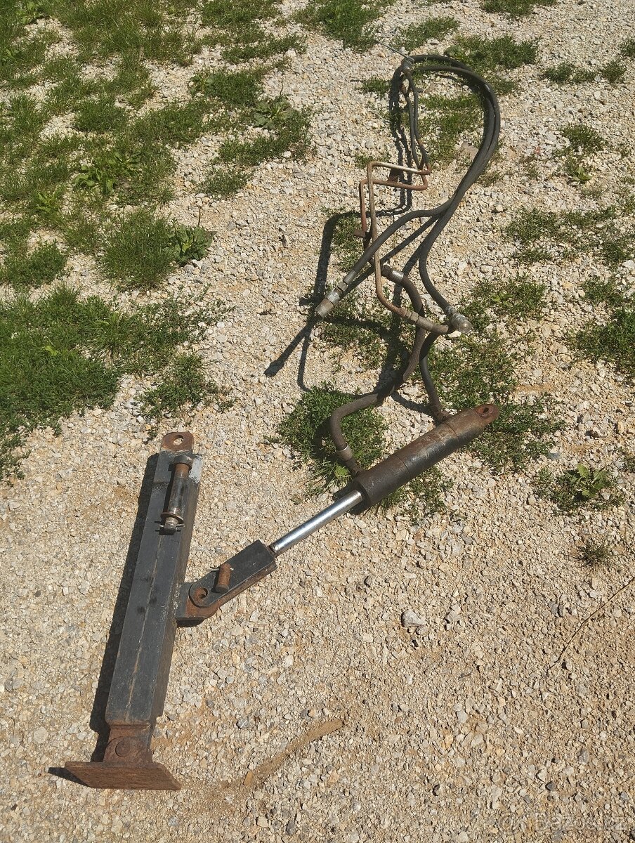 Podpěrná hydraulická noha - 2