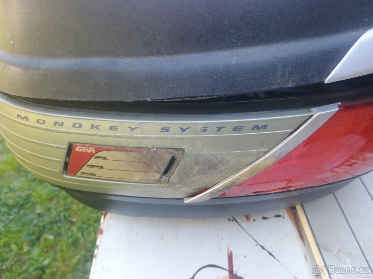 honda CB hornet Nosič kufru + kufr giwi maxia - 2