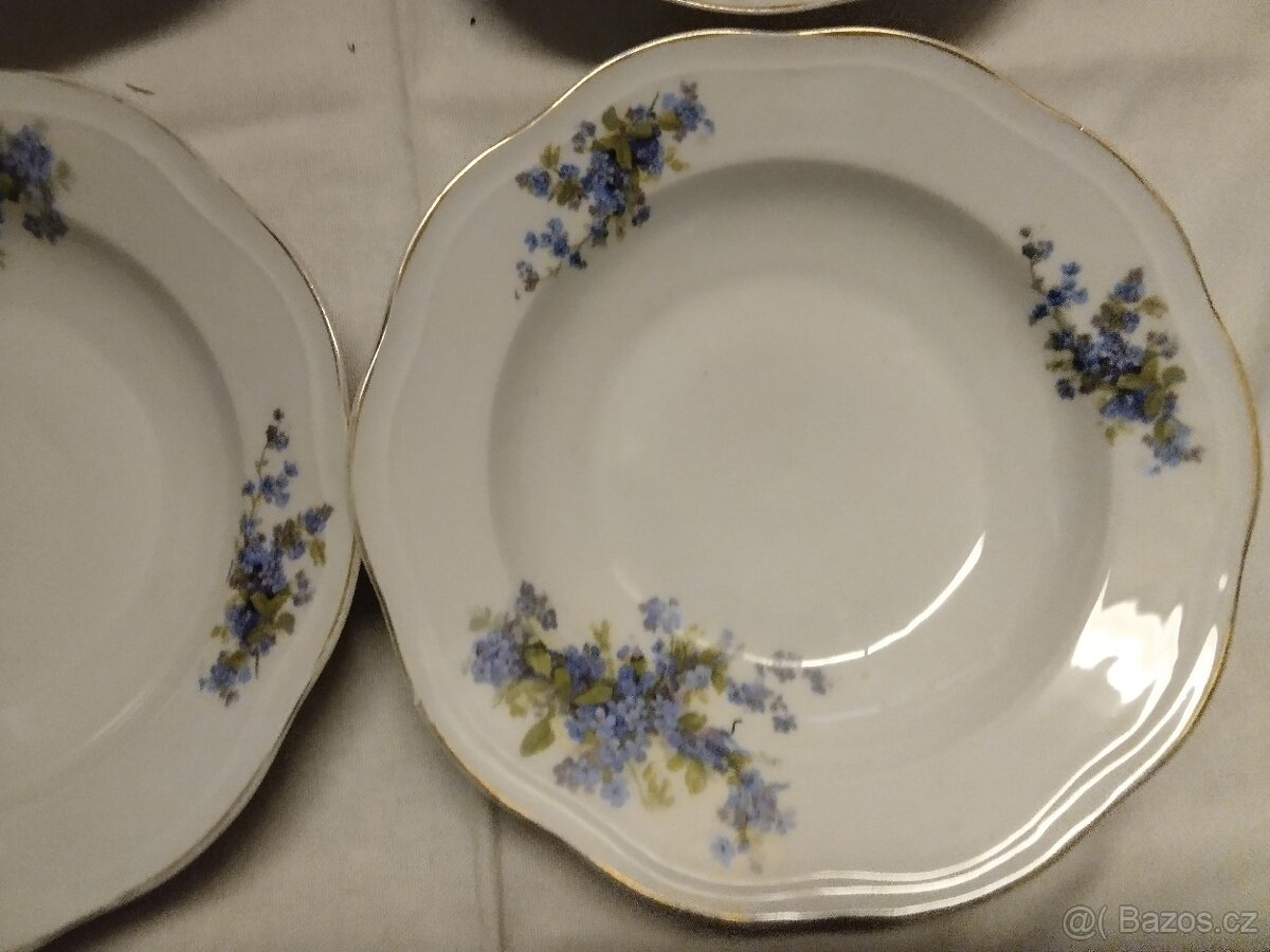 Staré talíře s poměnkami - 2