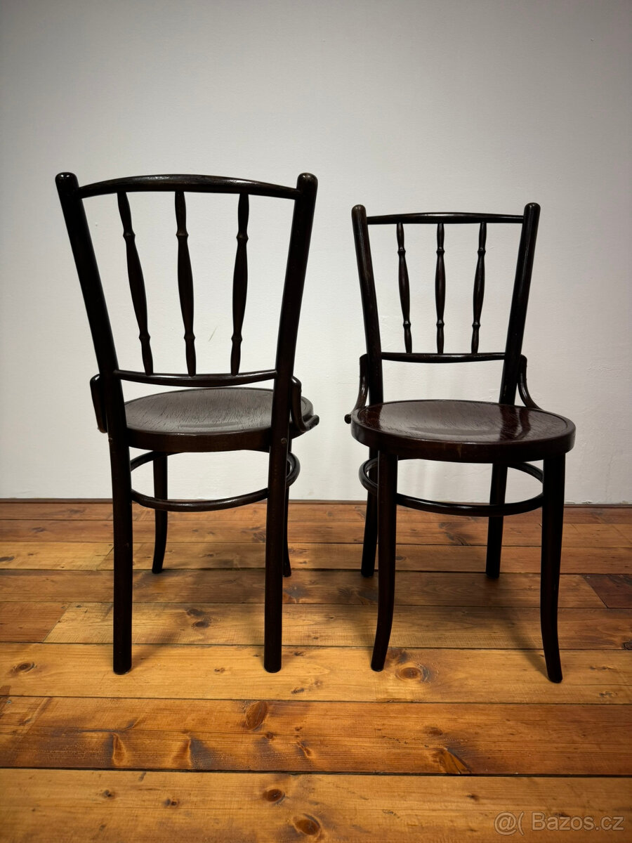 Vyhledávaná klasika - židle TON / Thonet __ 2 kusy - 2