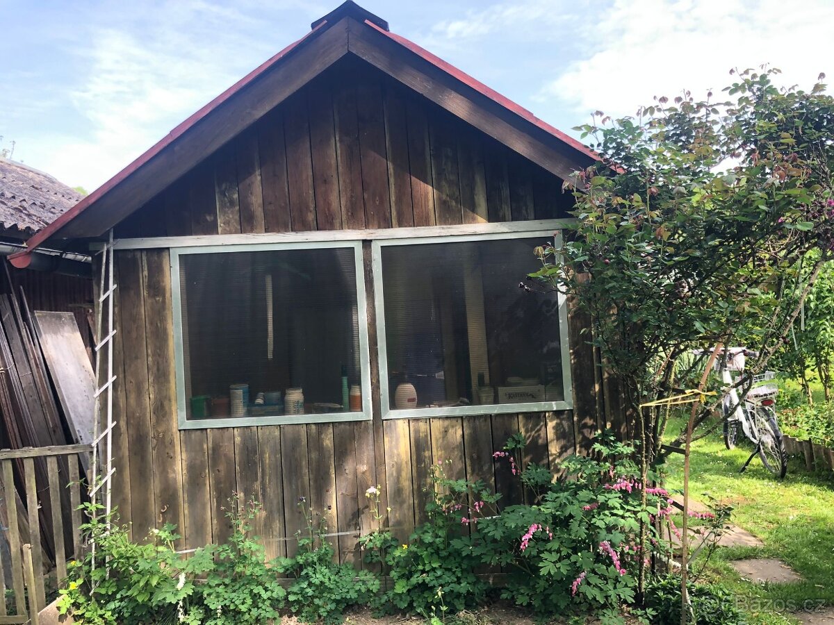 Zahrada s malou chatkou - 2