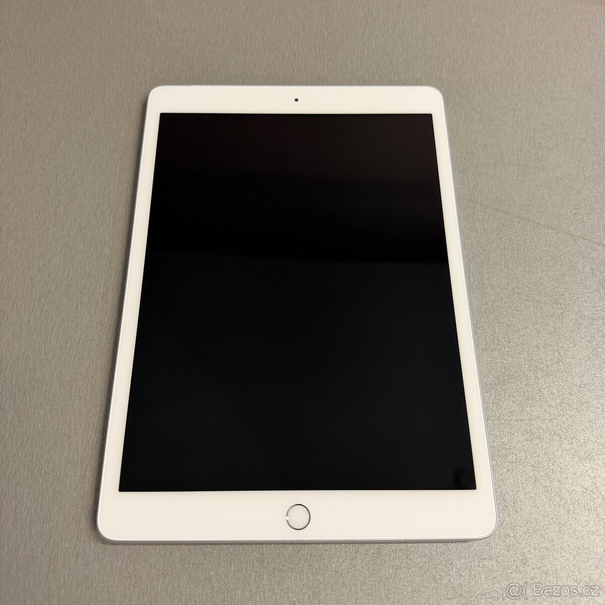 iPad 8 128GB (2020) wifi+cellular, pěkný stav, rok záruka - 2