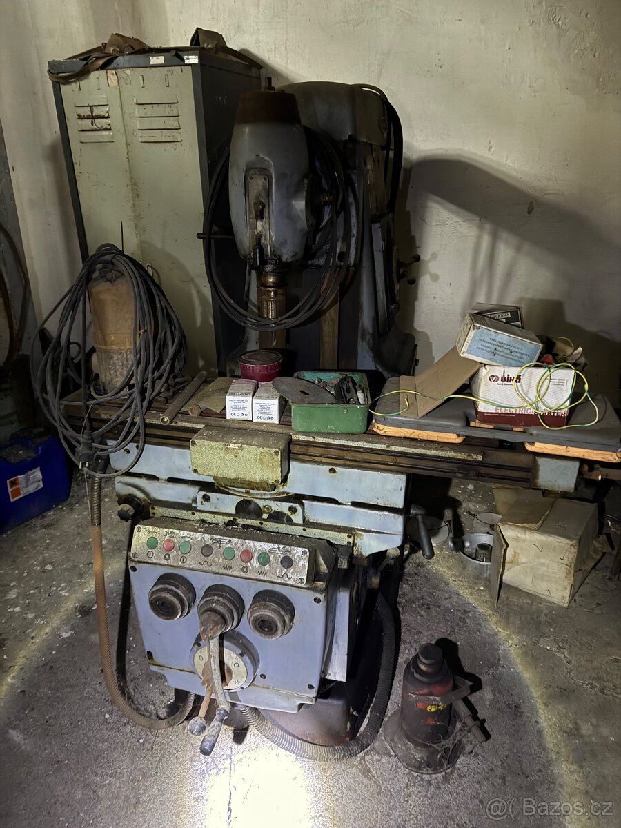 Vertikální frézka - 2