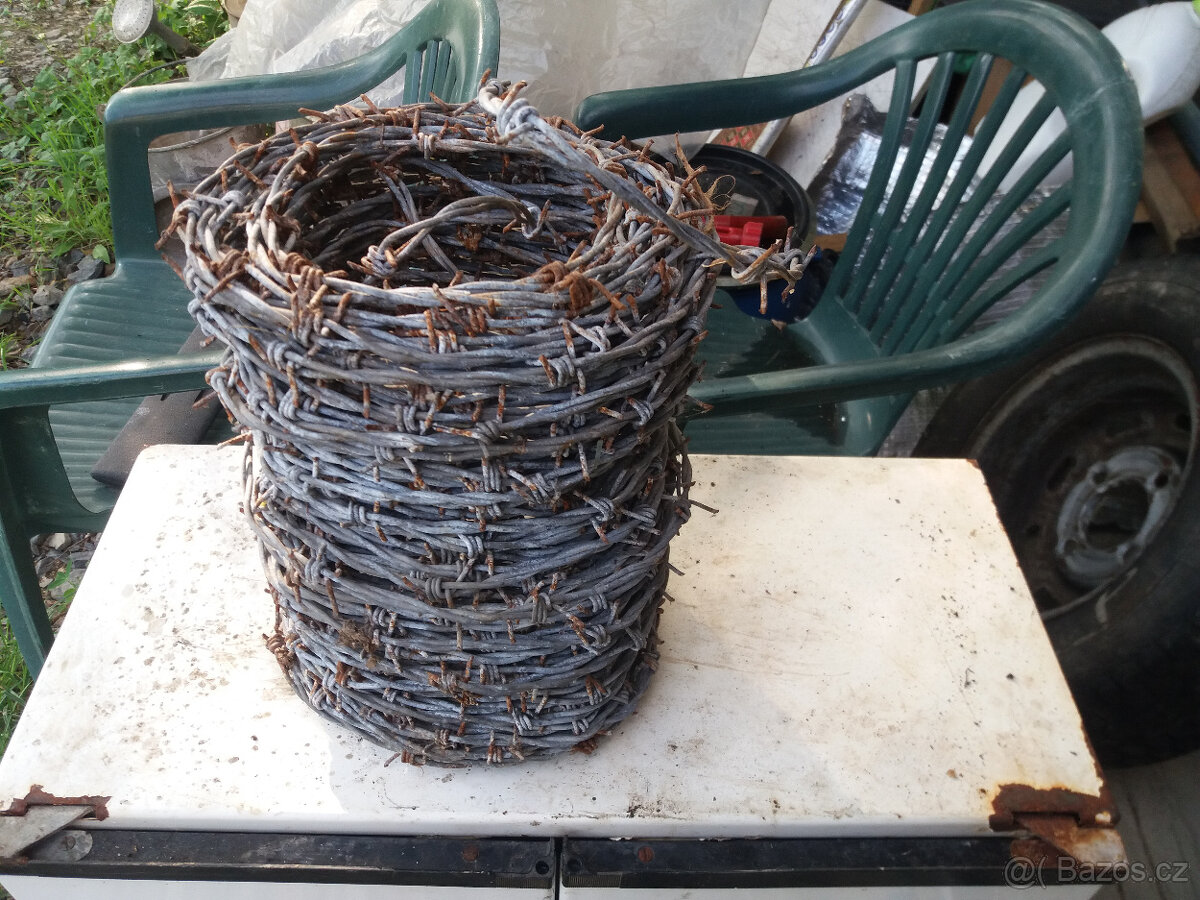 ostnatý drát - 2
