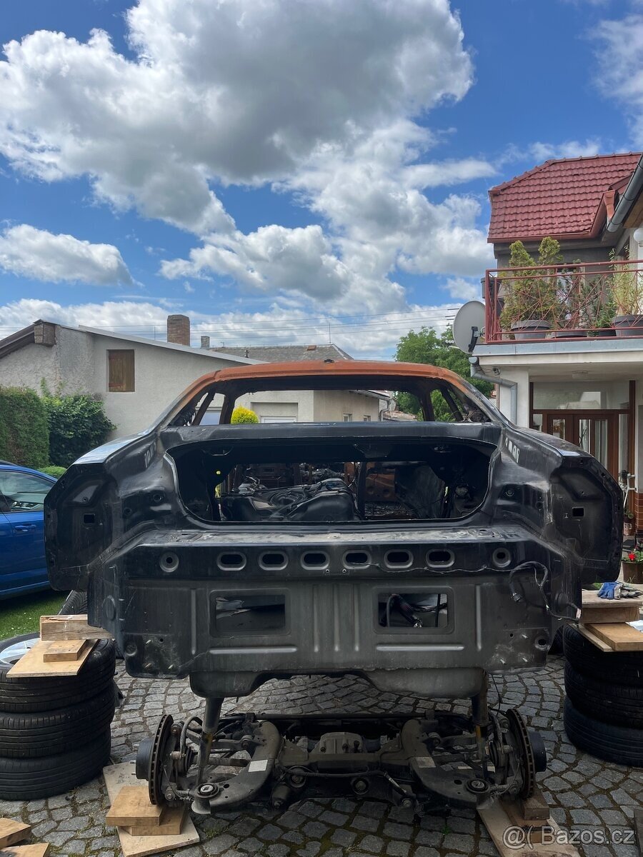 PRODÁM CELOU NEBO ČÁSTI KASTLE DODGE CHALLENGER - 2