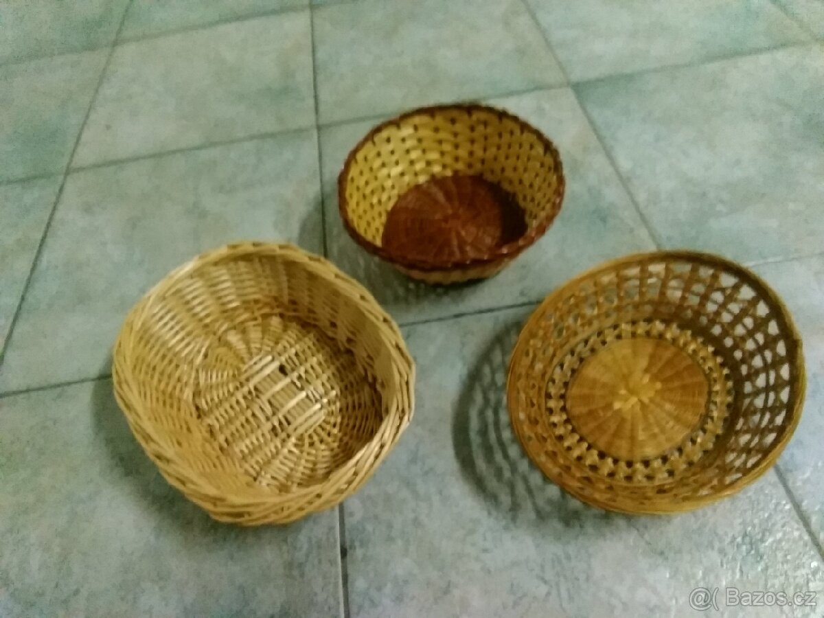 Prodám nové ošatky,košíky,lustr aj. na chalupu - 2