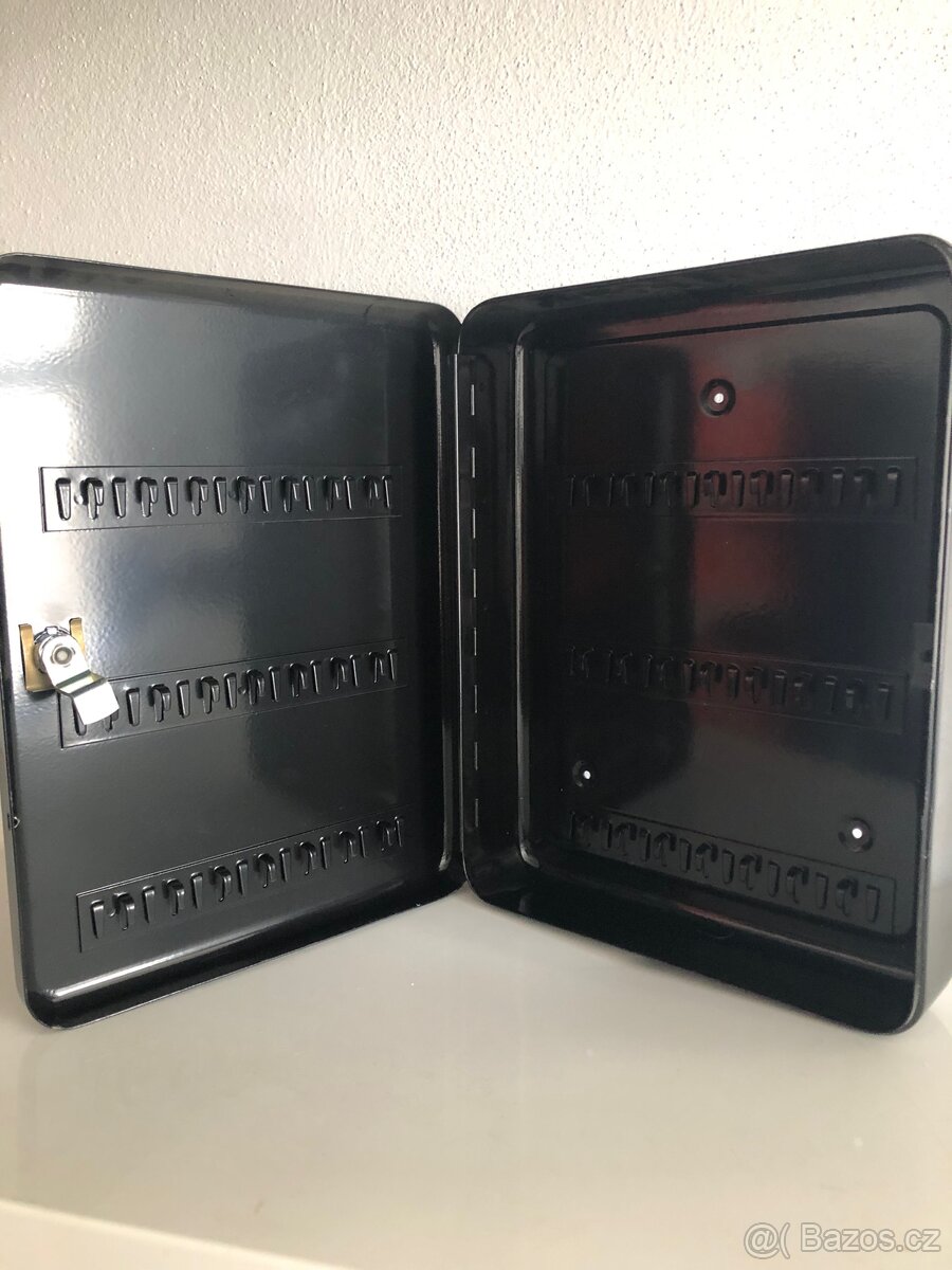 Skříňka na klíče - 2