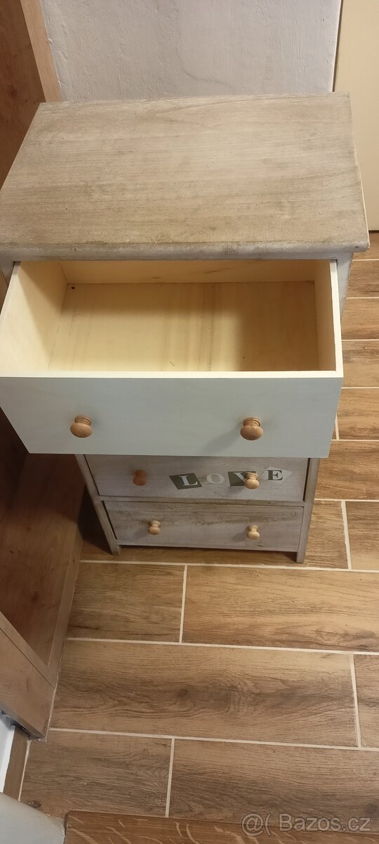 Dekorativní skříňka - 2