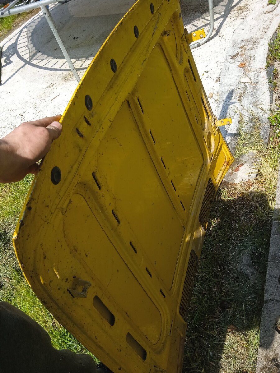 Kapota škoda rapid - 2