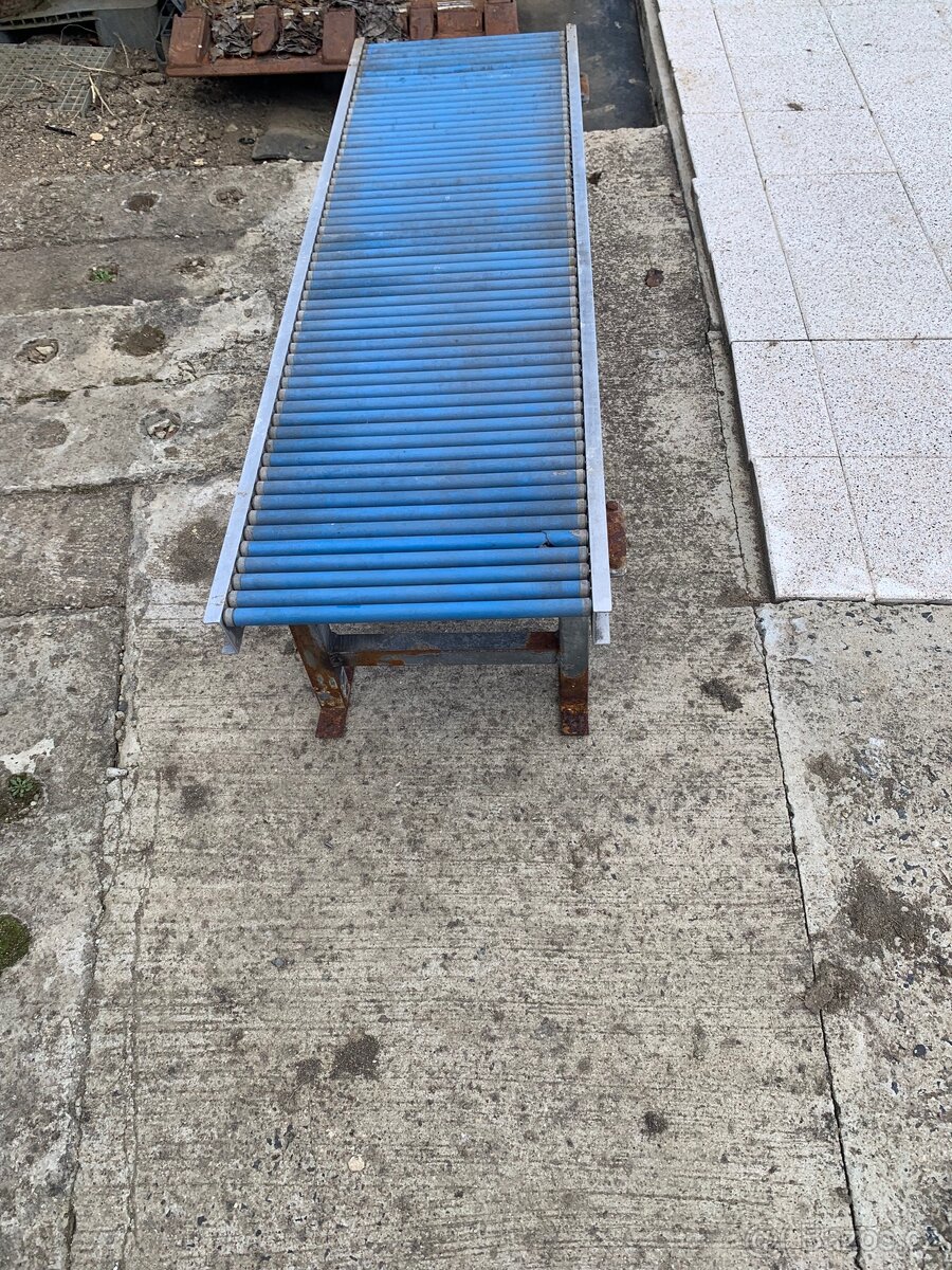 Prodám dopravník, válečkovou dráhu. - 2