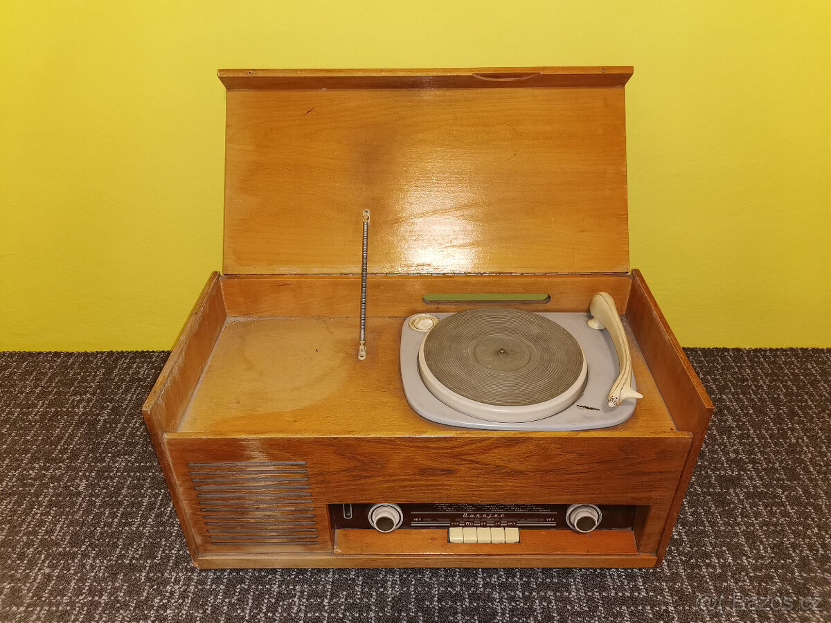 Rádio s gramofonem Dunajec, retro. - 2