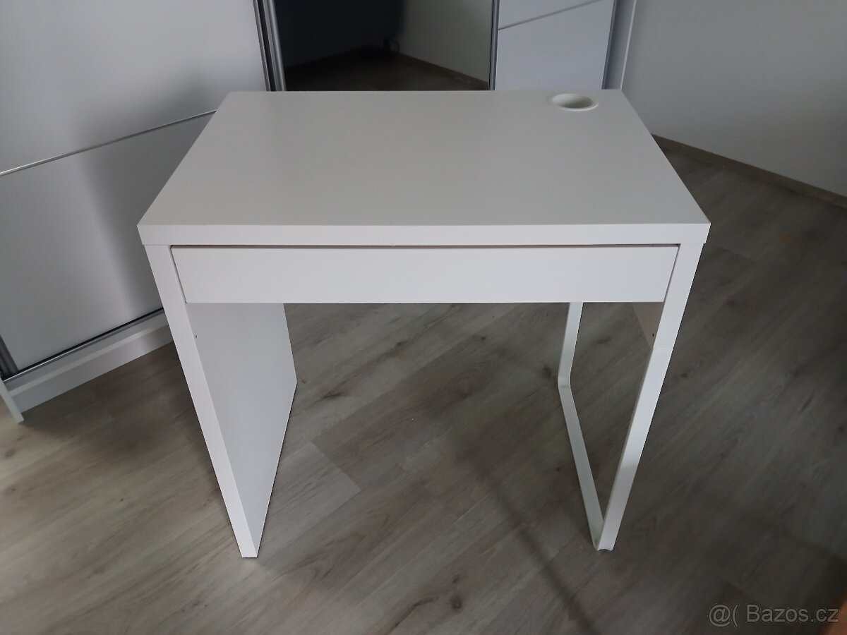 Stolek Ikea s šuplíkem - 2
