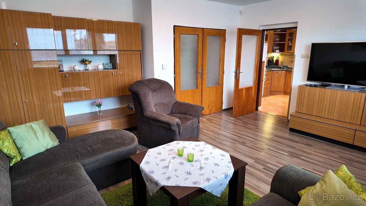 PRODEJ -Rodinný dům se zahradou a garáží – Lednice na Moravě - 2