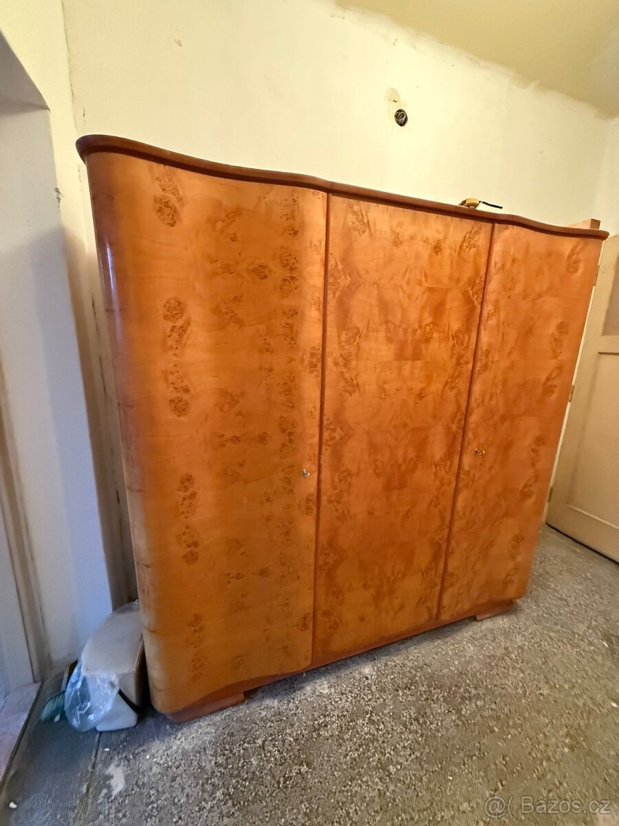 Retro šatní skříně - 2