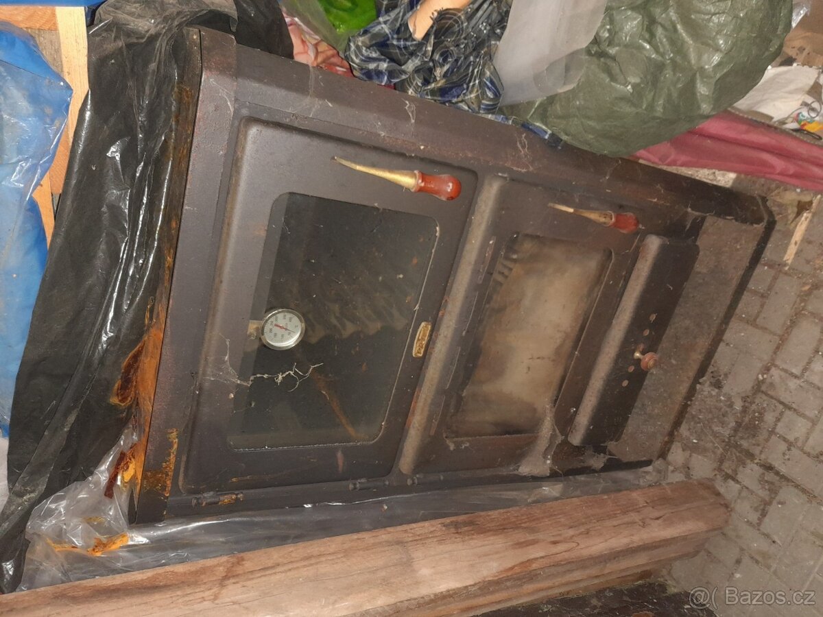 Krbová kamna s troubou Prity FM - 2