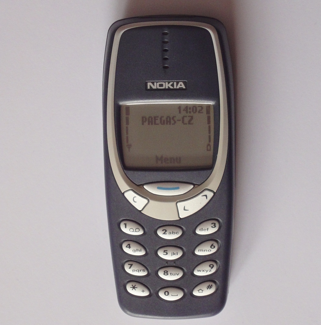 Nokia 3310 s bílým podsvícením a novou baterií - 2