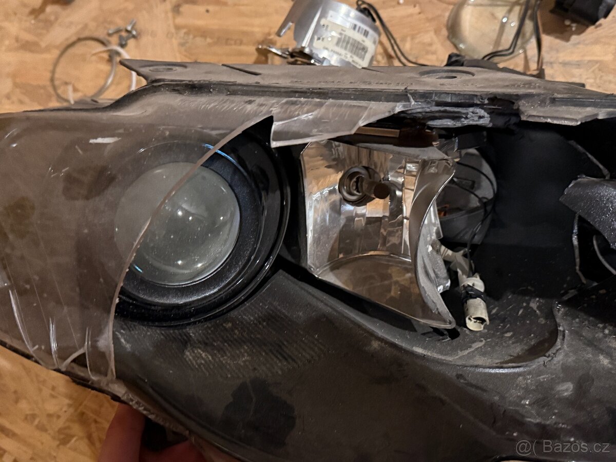 Volkswagen Passat B6 Xenonová světla - 2
