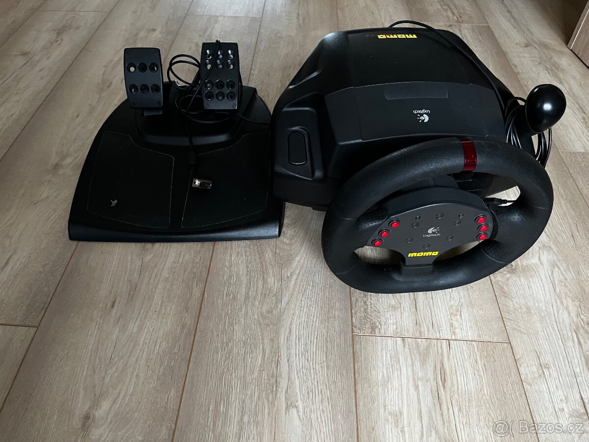 LOGITECH MOMO Racing Force volant - 2