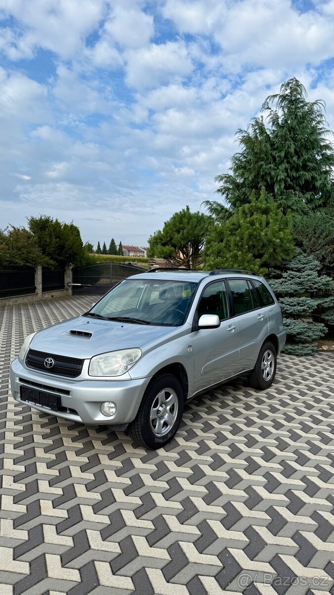 TOYOTA RAV4 2.0D4D 85kw 4x4 - 2
