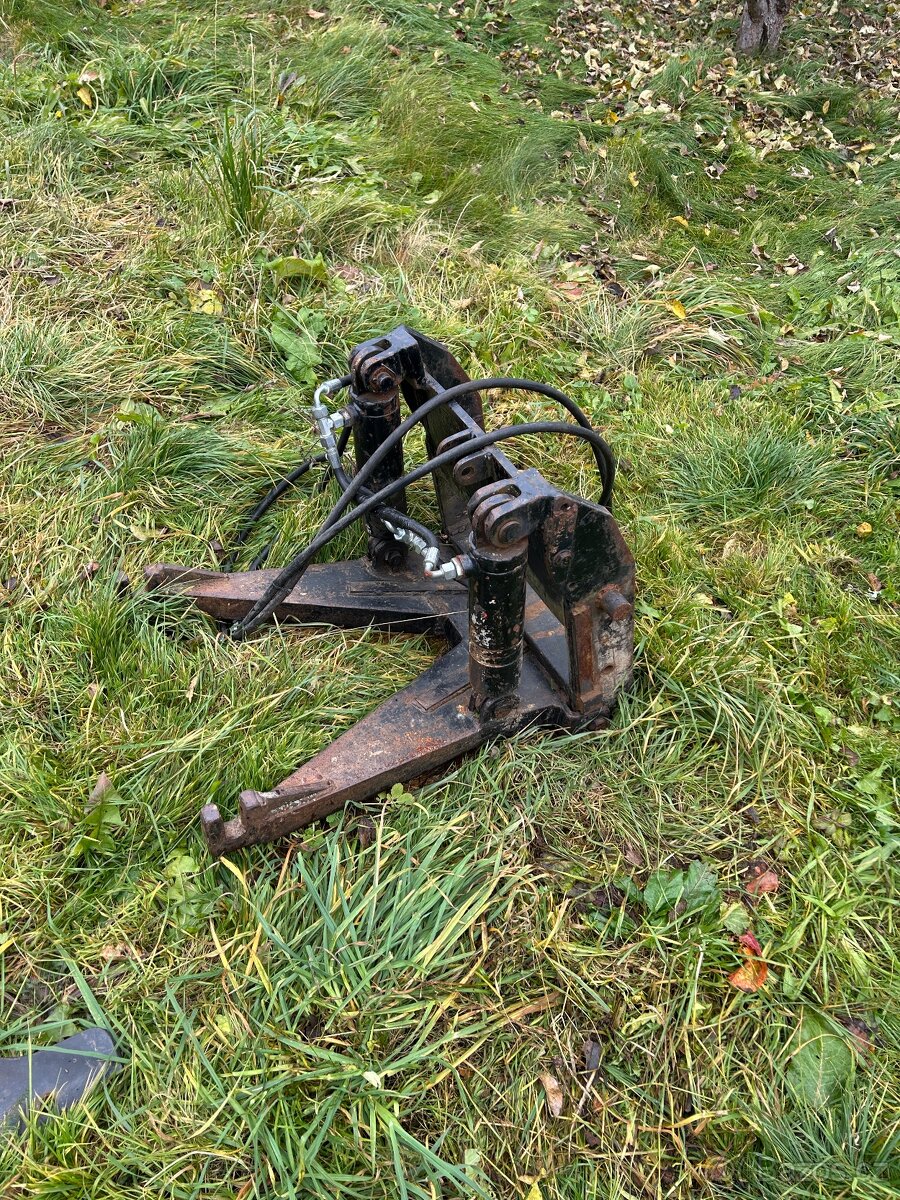 ČELNÝ NAKLADAČ TRAC LIFT - 2