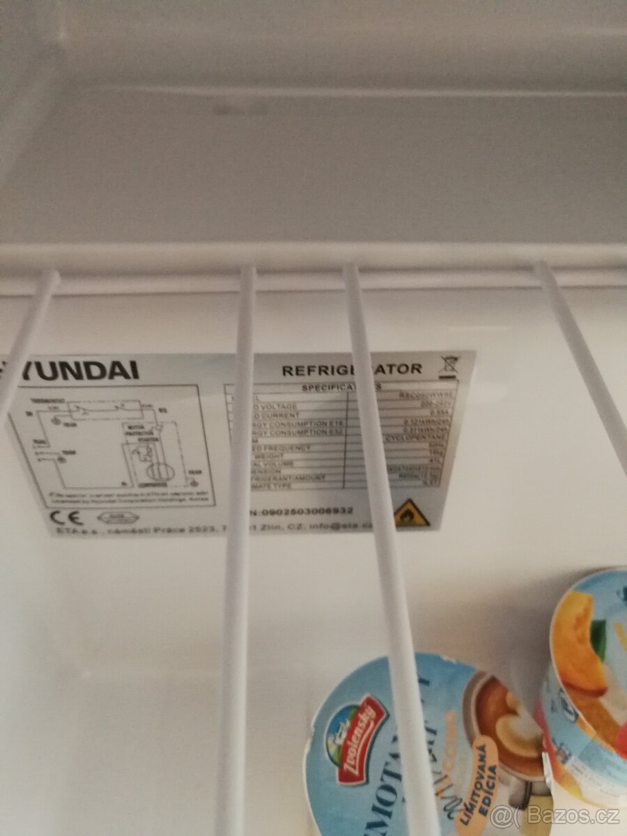 Mala lednice s mrazackem - 2