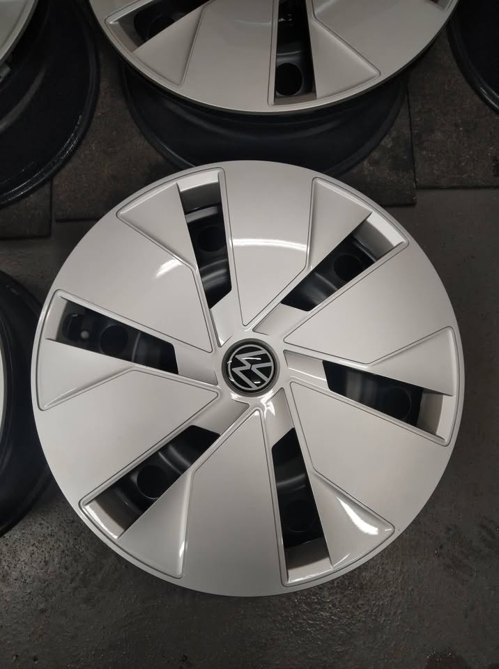 18" sada VW + 215/55 R 18 zimné. - 2