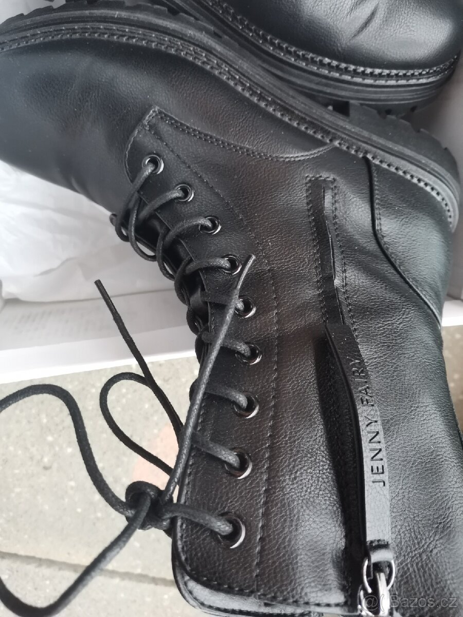 Prodám kotníkové boty Jenny Fairy velikost 39, barva černá - 2