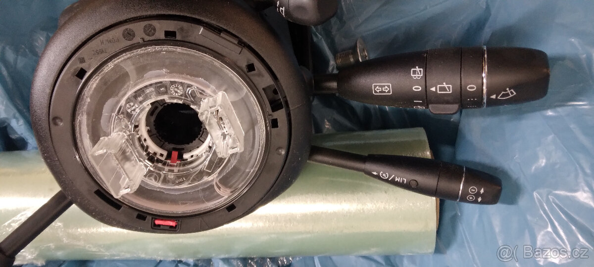 MERCEDES BENZ S212, W212 RV 2012 PÁČKY POD VOLANT NA AUTOMAT - 2