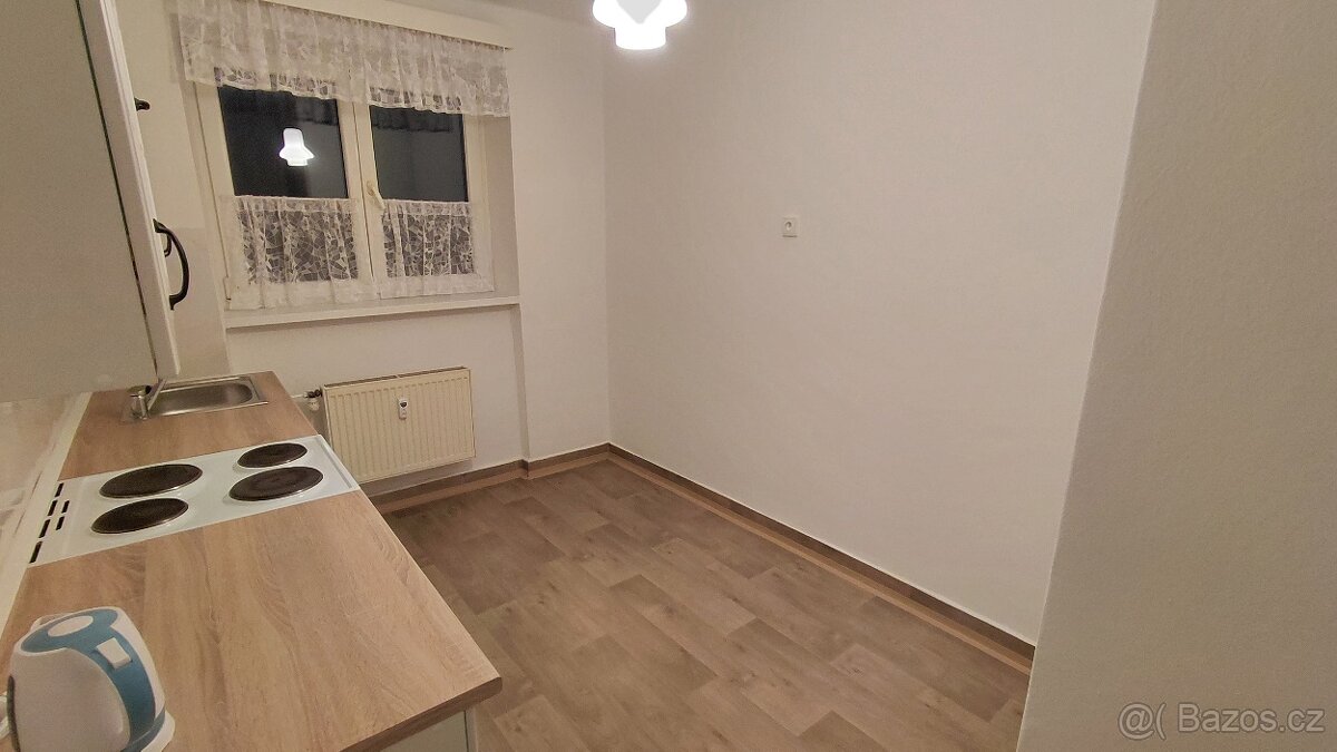Pronájem bytu 2+1 (64 m²) TRUTNOV - NOVÁ KUCHYŇ a KOUPELNA, - 2