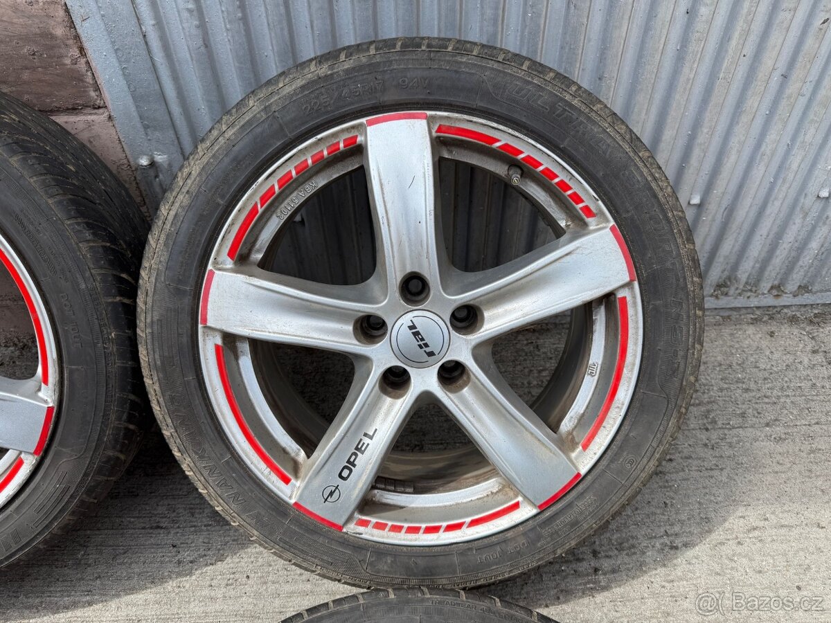 17" Elektrony 5x105 s pneu 225/45 R17 OPEL Astra - 2