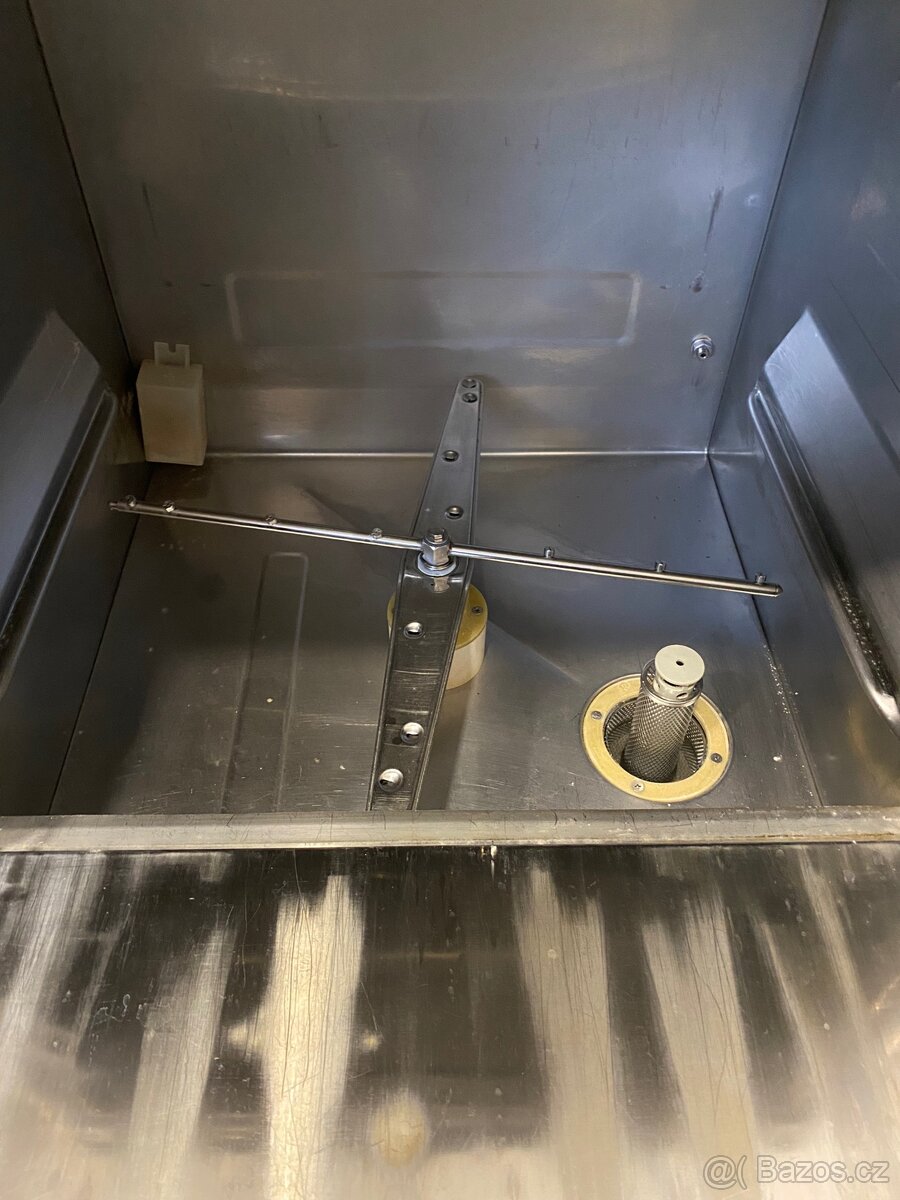 Gastro myčka nádobí - 2