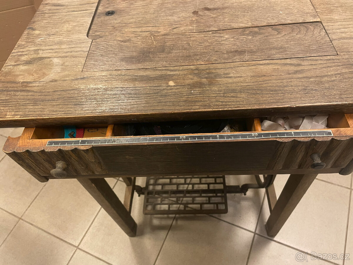 Starý šicí stroj Mundlos Victoria 88G - 2